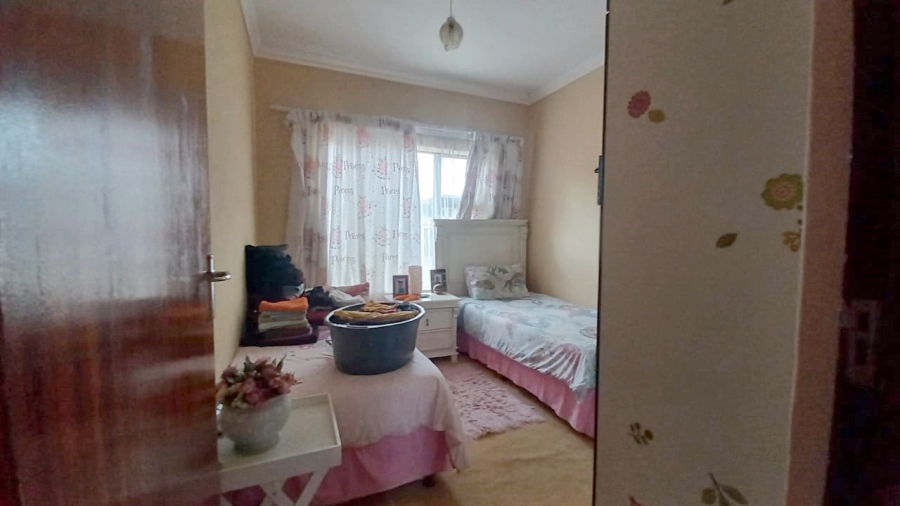 To Let 4 Bedroom Property for Rent in Mandela View Free State